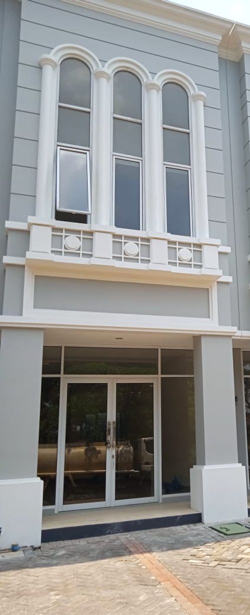 foto tampak rumah tipe RUKO PARAMUNT SQUARE perumahan PARAMOUNT VILLAGE SEMARANG