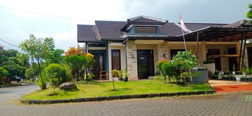 foto tampak rumah tipe RA-I 48/112 perumahan Bumi Panyawangan Cluster Rasamala dan Campaka