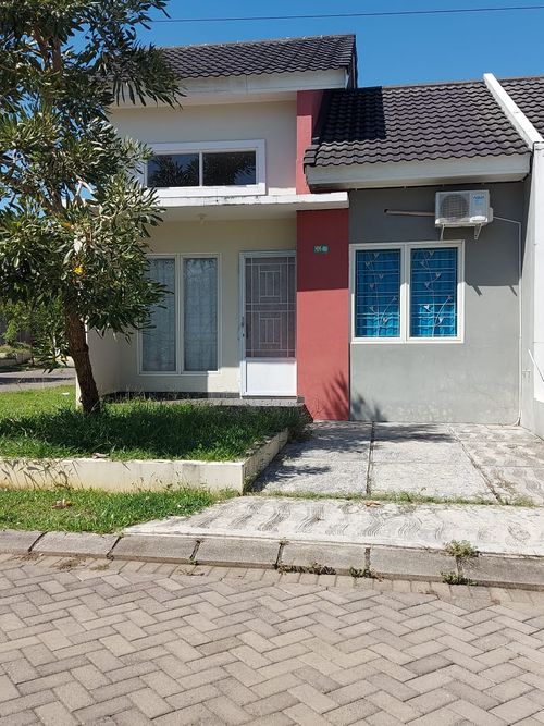 foto tampak rumah tipe GARNETA perumahan MUTIARA INDAH VILLAGE