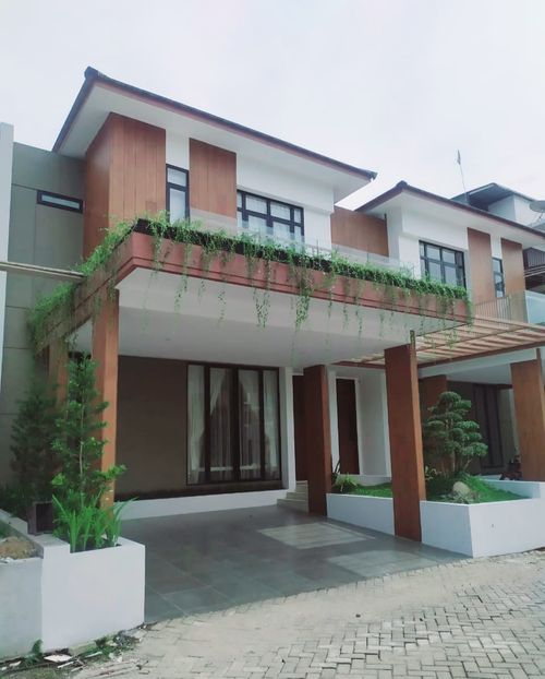 foto tampak rumah tipe JADE perumahan J-CITY J CROWN