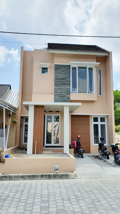 foto tampak rumah tipe 75 perumahan royal sedayu residence