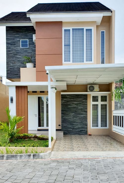 foto tampak rumah tipe 90 perumahan royal sedayu residence