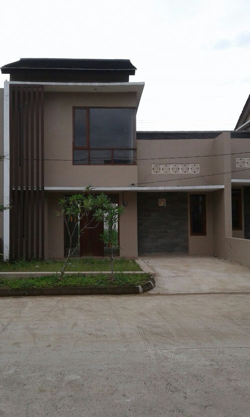 foto tampak rumah tipe 90/136 perumahan Kota Bali
