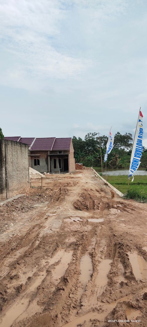 foto posisi tengah perumahan RATU MUTIARA INDAH 1