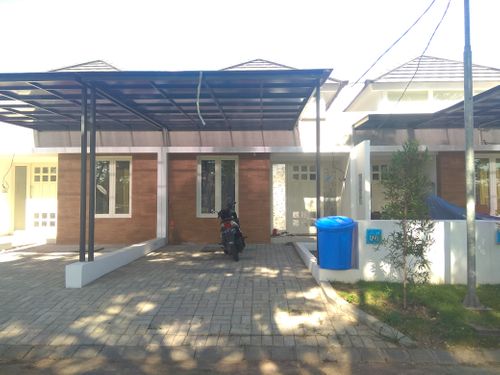 foto tampak rumah tipe BERYL VII-08 perumahan GRAND DELTA SARI