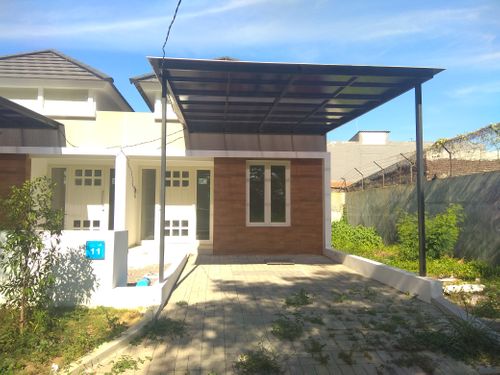 foto tampak rumah tipe BERYL VII-11 perumahan GRAND DELTA SARI