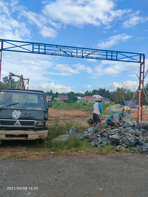 foto gerbang perumahan Palam Lorihua