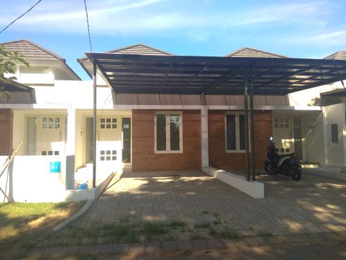 foto tampak rumah tipe BERYL VII-07 perumahan GRAND DELTA SARI