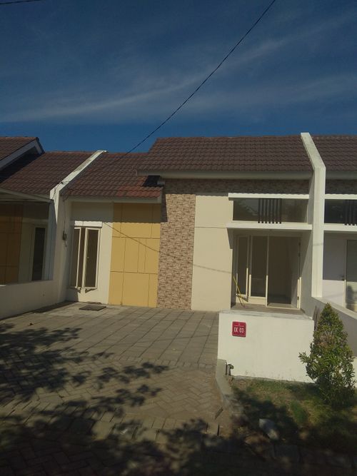 foto tampak rumah tipe PEONY IX-03 perumahan GRAND DELTA SARI