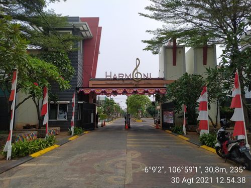 foto gerbang perumahan CLUSTER HARMONI KOTA HARAPAN INDAH
