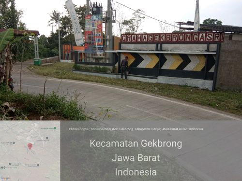 foto gerbang perumahan Graha gekbrong asri