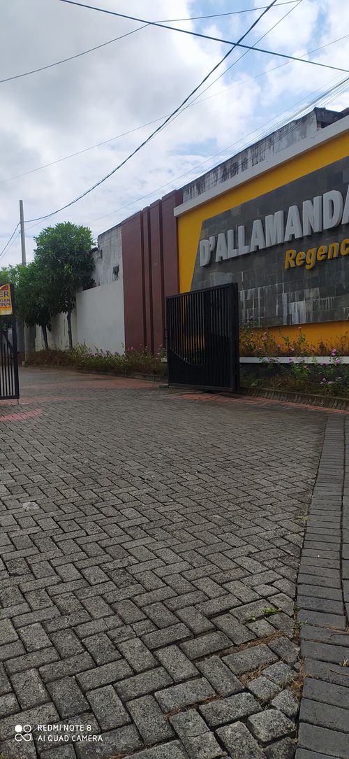 foto gerbang perumahan D ALLAMANDA REGENCY 2