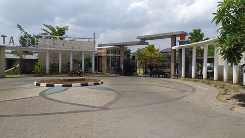 foto gerbang perumahan Grand Permata Residence