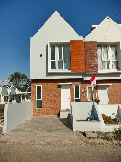foto tampak rumah tipe 48/70 2 lantai Tahap 2 perumahan Garden Residence