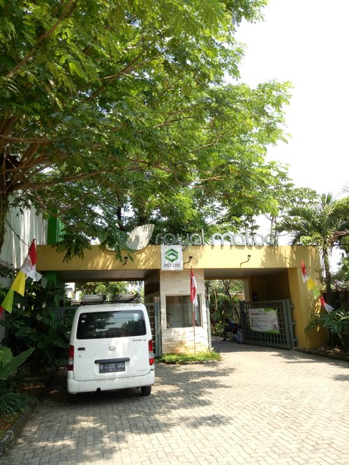 foto gerbang perumahan ROYAL MATOA
