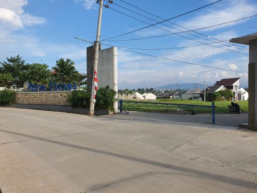 foto gerbang perumahan GRIYA PARAMA