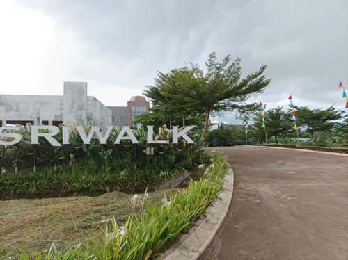 foto gerbang perumahan Kota Baru Srivijaya