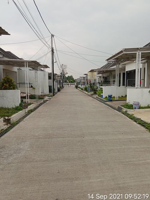 foto posisi tengah perumahan PURI SUWARNA REGENCY