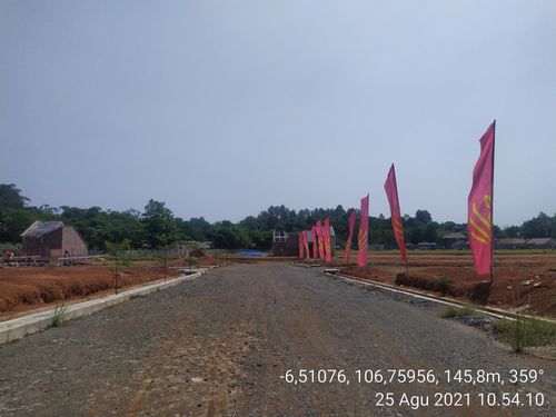 foto posisi tengah perumahan KEMANG EMINENCE