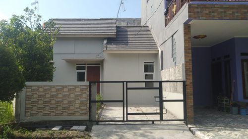 foto tampak rumah tipe CALADI perumahan Metland Cileungsi Sektor III
