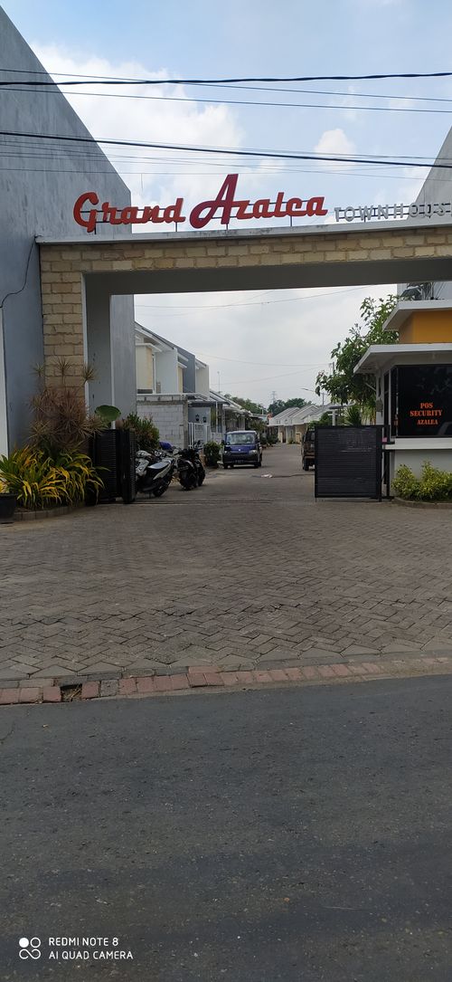 foto gerbang perumahan GRAND AZALEA TOWN HOUSE