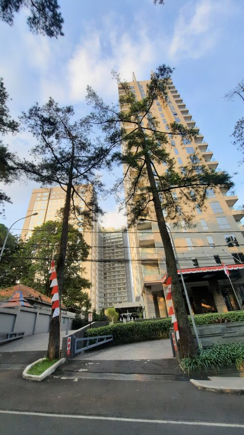 foto posisi tengah perumahan HEGARMANAH RESIDENCE APARTMENT