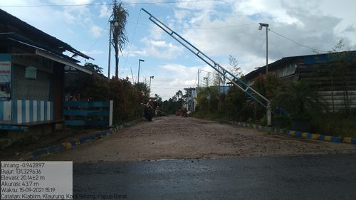 foto gerbang perumahan deHOLAND PERMATA