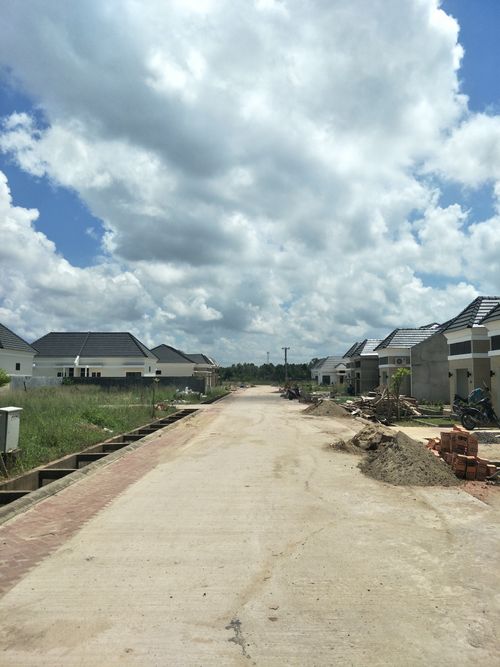 foto posisi tengah perumahan OPI REGENCY 2 CLUSTER RUBY