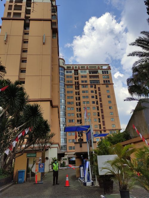 foto gerbang perumahan Grand Setiabudi Apartment