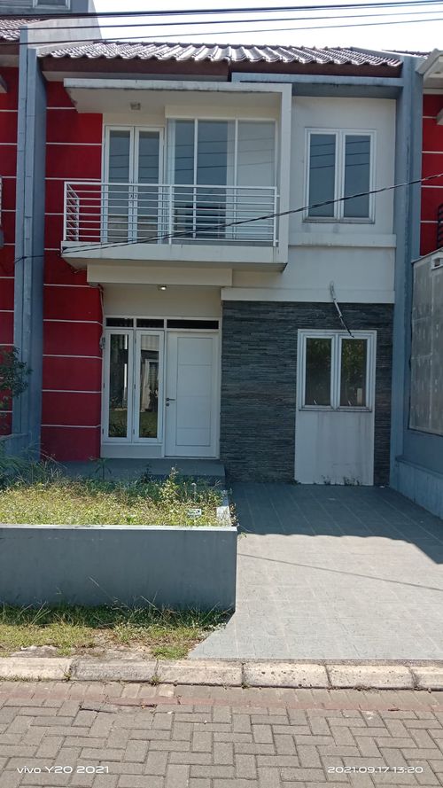foto tampak rumah tipe 90 perumahan de Botanica - Cimahpar
