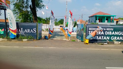 foto gerbang perumahan PERUMAHAN GRAHA LARAS SENTUL