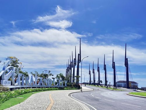 foto gerbang perumahan CitraLand City Losari Makassar