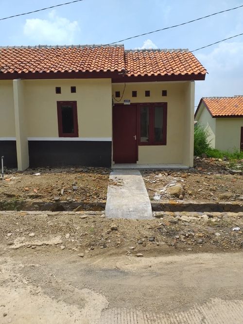 foto tampak rumah tipe 22/95 perumahan Tamansari Permai
