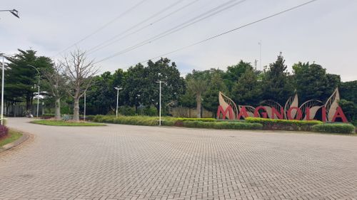 foto gerbang perumahan PURI BOTANICAL - BLOCK K MAGNOLIA