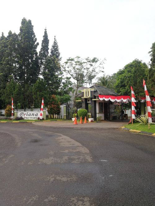 foto gerbang perumahan ORIANA PERMATA BINTARO JAYA