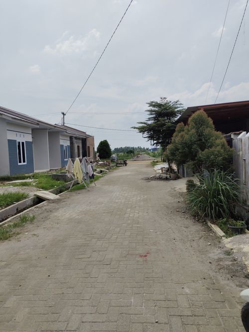 foto posisi tengah perumahan RORINATA RESIDENCE SUKAMAJU TAHAP10
