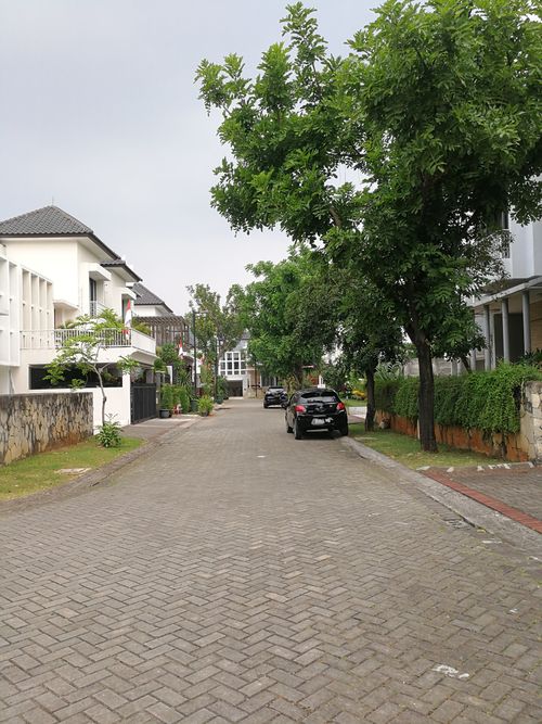 foto posisi tengah perumahan KEBAYORAN SIMPHONY BINTARO JAYA