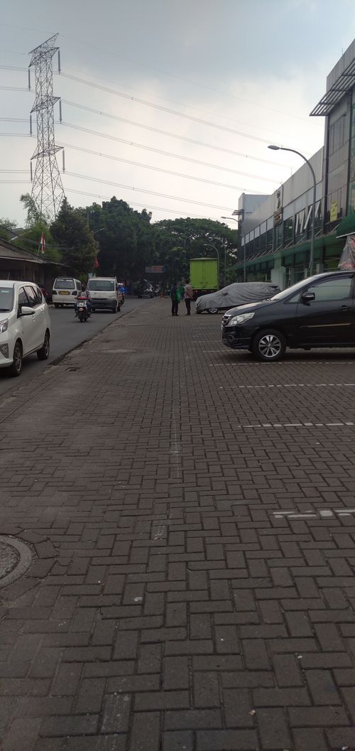 foto posisi tengah perumahan KEBAYORAN SQUARE BINTARO JAYA