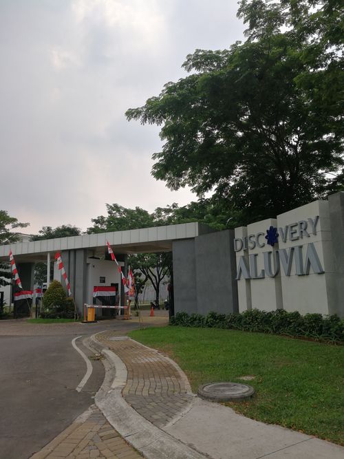 foto gerbang perumahan DISCOVERY ALUVIA BINTARO JAYA