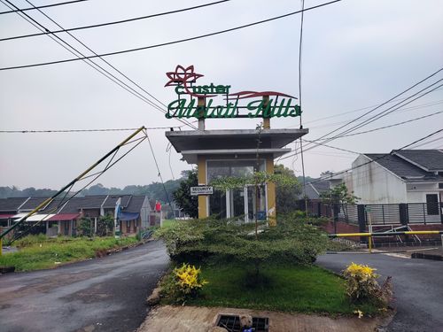 foto gerbang perumahan Cluster Melati Hills
