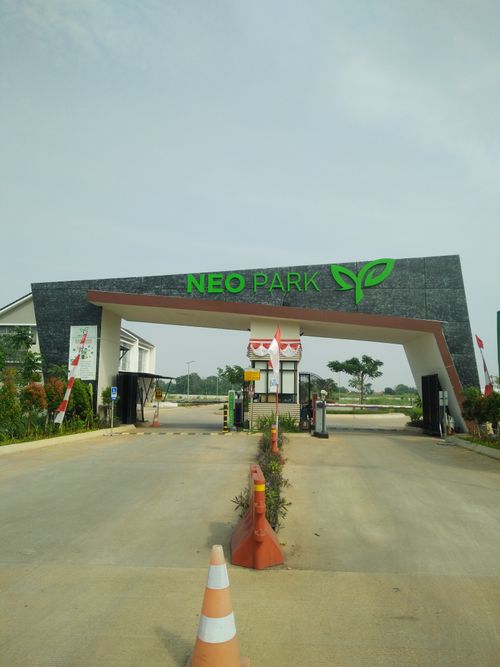foto gerbang perumahan EMERALD NEOPOLIS - CLUSTER NEOPARK