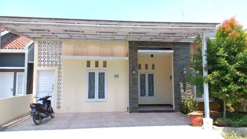 foto tampak rumah tipe 45 perumahan PERUMAHAN SAPPHIRE TOWNHOUSE