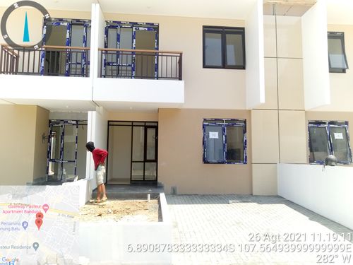 foto tampak rumah tipe 3 KAMAR TIDUR perumahan GATEWAY PASTEUR RESIDENCE EMERALD