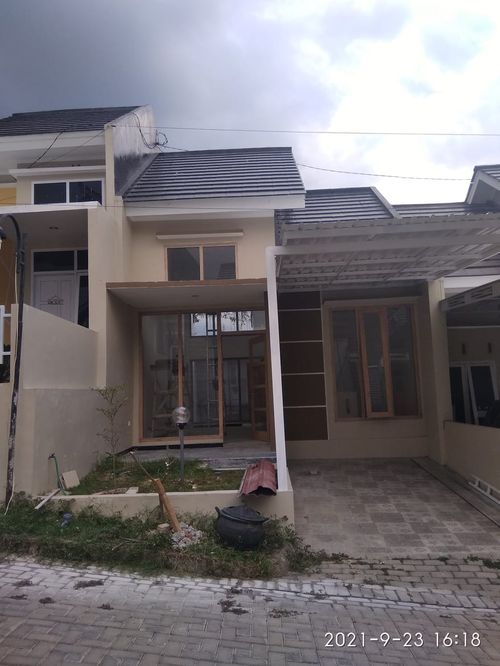 foto tampak rumah tipe 45 perumahan Bukit Royal Kencana 2