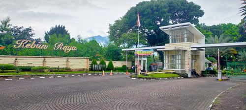 foto gerbang perumahan KEBUN RAYA RESIDENCE