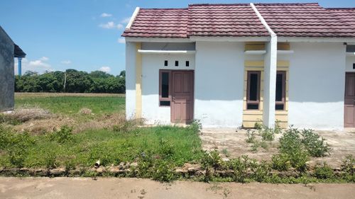 foto tampak rumah tipe 36/72 perumahan GRAND RIZQI EFENDI II