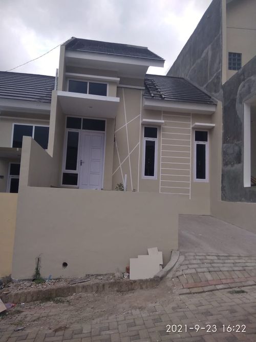 foto tampak rumah tipe 45 perumahan Bukit Royal Kencana 2