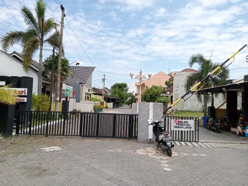 foto gerbang perumahan GRIYA KENCANA ASRI