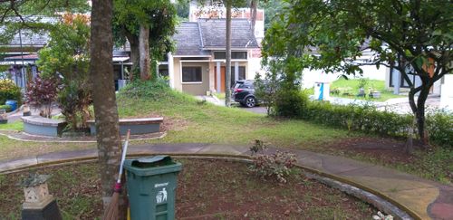 foto posisi tengah perumahan Taman Dhika Cinere