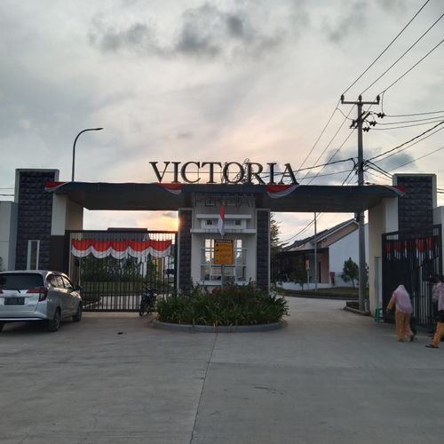 foto gerbang perumahan VICTORIA PERMAI